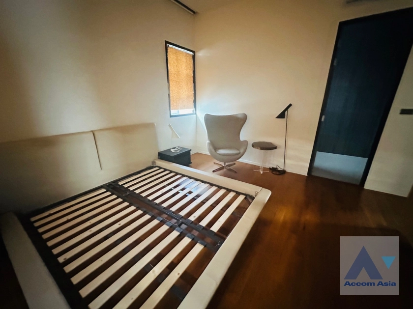 17  3 br House For Rent in Sukhumvit ,Bangkok BTS Phra khanong AA35389