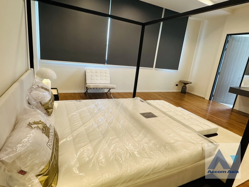 15  3 br House For Rent in Sukhumvit ,Bangkok BTS Phra khanong AA35389