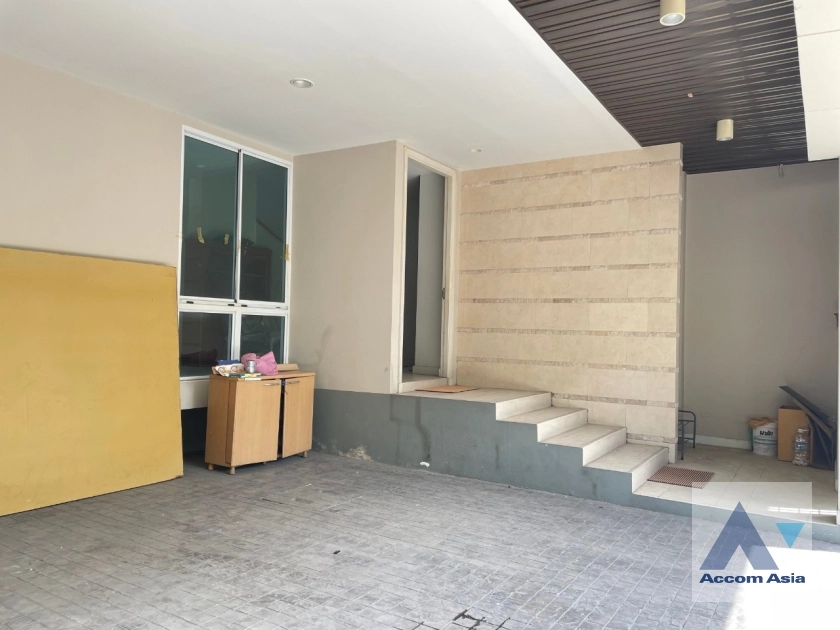 10  4 br House for rent and sale in  ,Bangkok BTS Saphan-Kwai at House in Compound AA35401