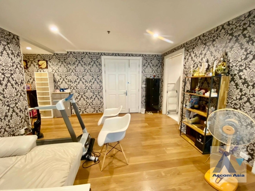 unit 3 Bedrooms  Condominium For Sale in Sukhumvit, Bangkok  near BTS Asok - MRT Sukhumvit (AA35404)