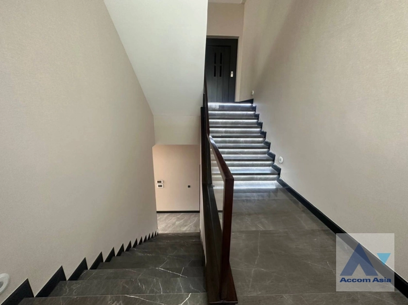 13  5 br House for rent and sale in Pattanakarn ,Bangkok ARL Hua Mak at The Gentry Phatthanakan AA35408