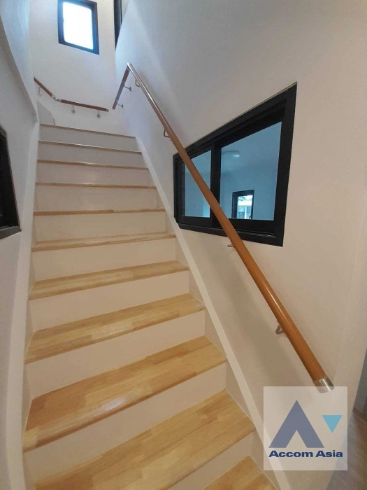 11  3 br House for rent and sale in Sukhumvit ,Bangkok BTS Ekkamai AA35409