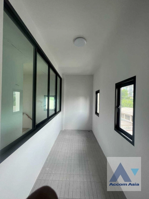 9  3 br House for rent and sale in Sukhumvit ,Bangkok BTS Ekkamai AA35409