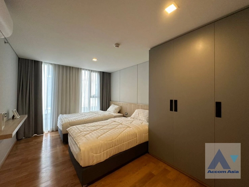 8  3 br Apartment For Rent in Sukhumvit ,Bangkok BTS Asok at Comfortable of Living Space AA35410