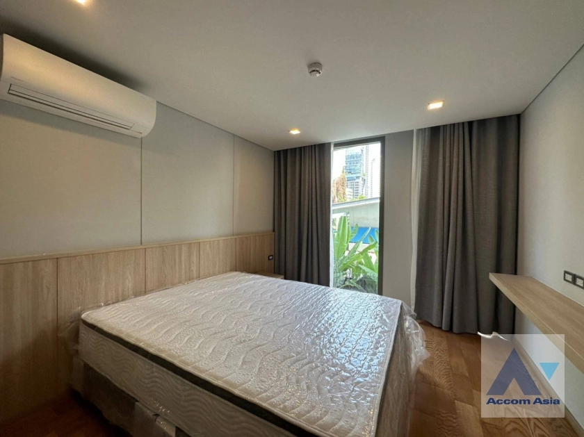 Pet friendly |  3 Bedrooms  Apartment For Rent in Sukhumvit, Bangkok  near BTS Nana (AA35411)