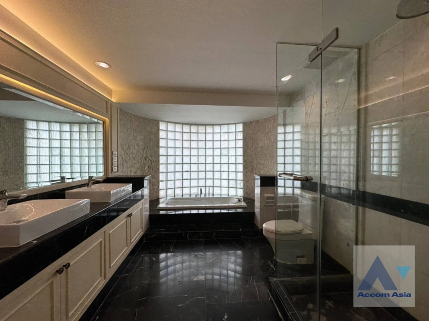 11  3 br Condominium For Rent in Sukhumvit ,Bangkok BTS Phrom Phong at Le Raffine Sukhumvit 24 AA35416