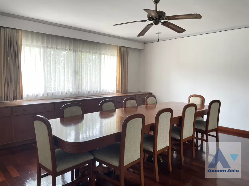 6  4 br Apartment For Rent in Phaholyothin ,Bangkok BTS Saphan-Kwai at Heart of Phaya Thai AA35431
