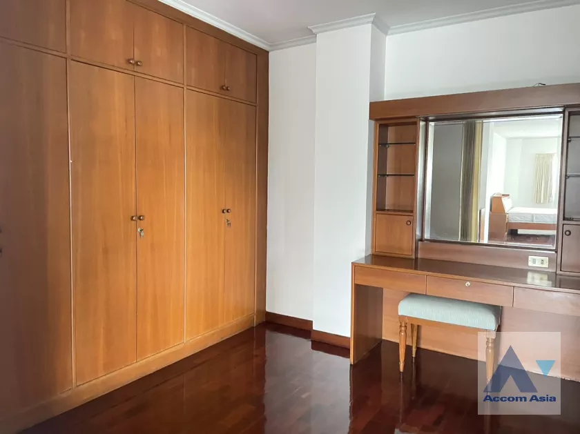 7  4 br Apartment For Rent in Phaholyothin ,Bangkok BTS Saphan-Kwai at Heart of Phaya Thai AA35431