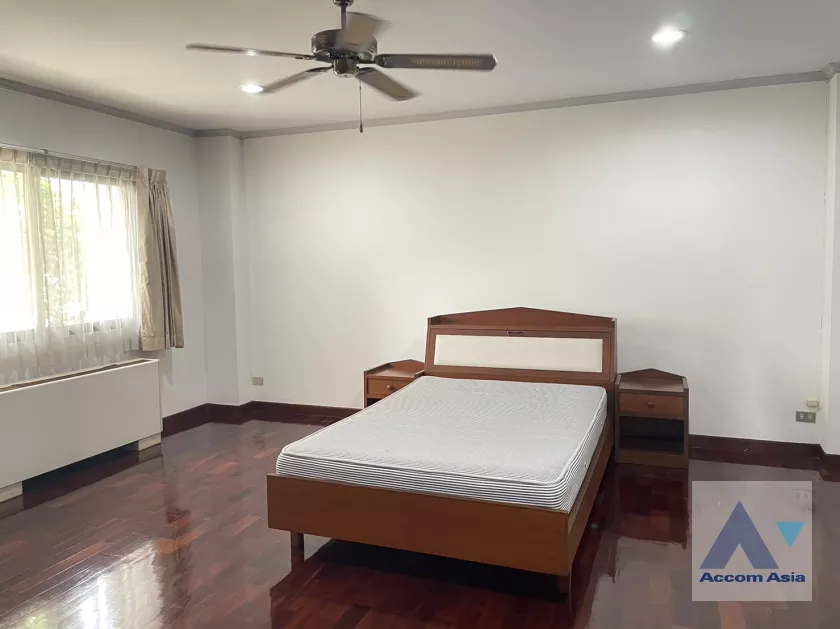 5  4 br Apartment For Rent in Phaholyothin ,Bangkok BTS Saphan-Kwai at Heart of Phaya Thai AA35431