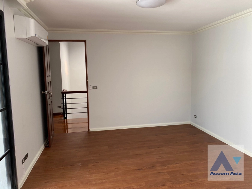 6  4 br House For Rent in Sukhumvit ,Bangkok BTS Ekkamai at The Noble Ekkamai 22  AA35436