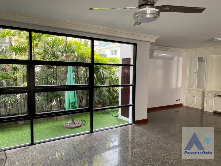 unitPrivate Swimming Pool |  4 Bedrooms  House For Rent in Sukhumvit, Bangkok  near BTS Ekkamai (AA35436)