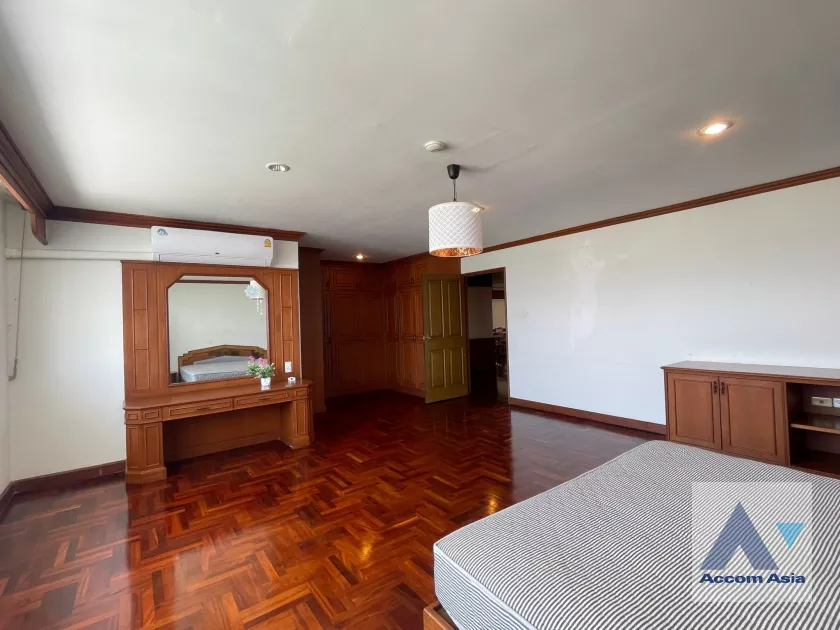 5  3 br Apartment For Rent in Sukhumvit ,Bangkok BTS Ekkamai at Ideal Place For Big Famlilies AA35441