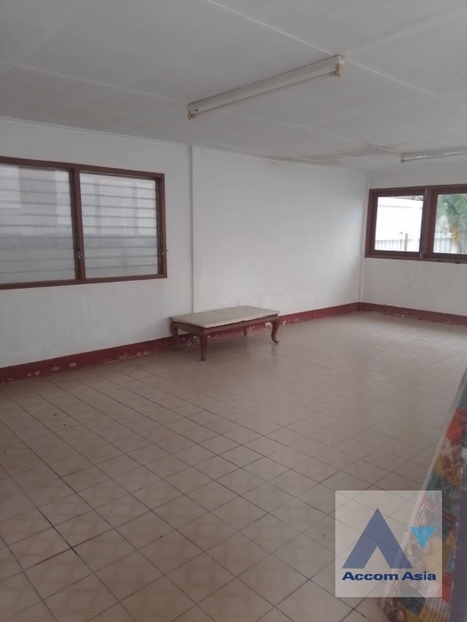 8  3 br House for rent and sale in Sukhumvit ,Bangkok BTS Punnawithi AA35453