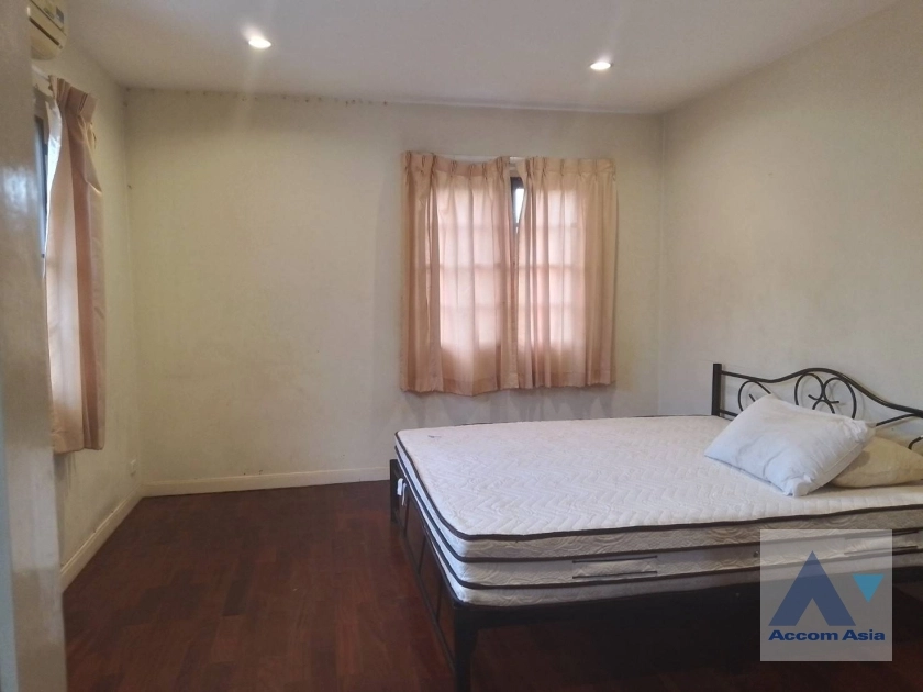 7  3 br House for rent and sale in Sukhumvit ,Bangkok BTS Punnawithi AA35453