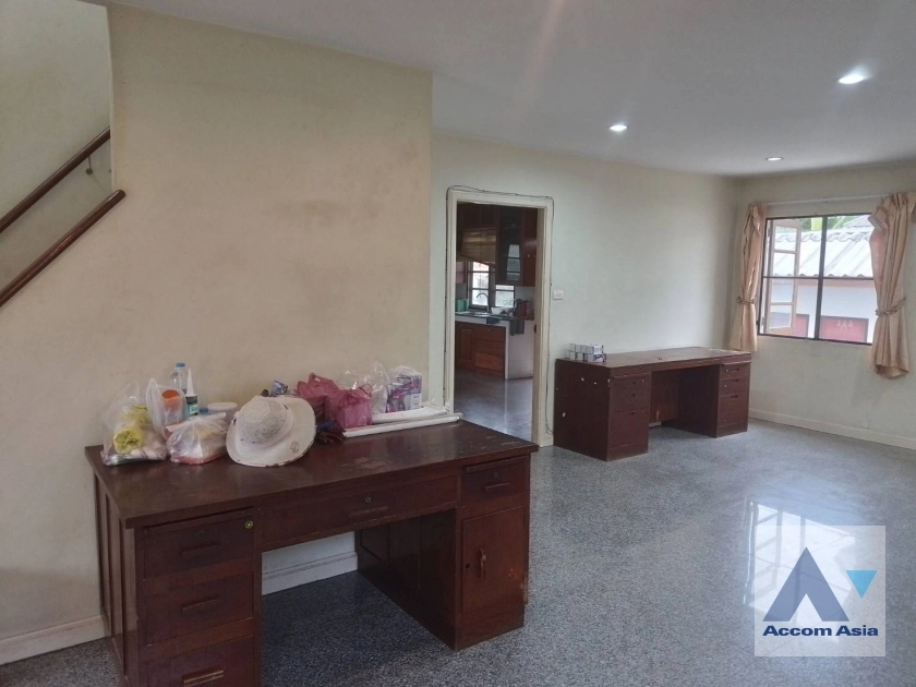  1  3 br House for rent and sale in Sukhumvit ,Bangkok BTS Punnawithi AA35453