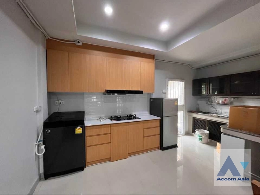 4  3 br Townhouse for rent and sale in Sukhumvit ,Bangkok BTS Phra khanong AA35470
