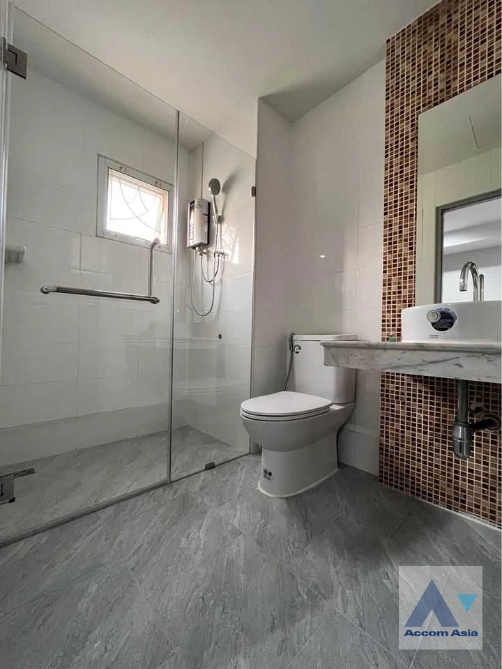 9  3 br Townhouse for rent and sale in Sukhumvit ,Bangkok BTS Phra khanong AA35470