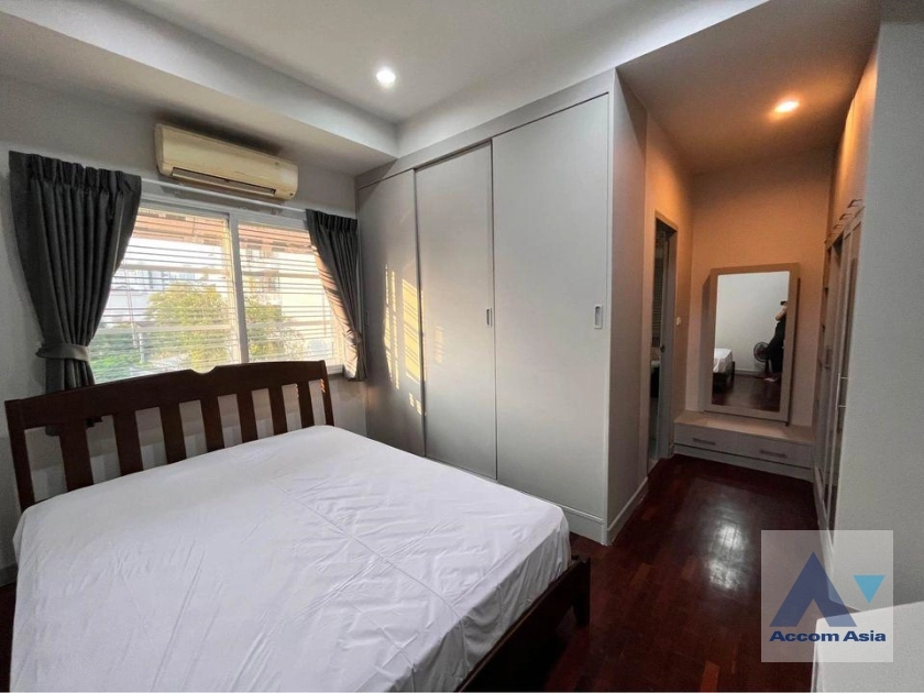 8  3 br Townhouse for rent and sale in Sukhumvit ,Bangkok BTS Phra khanong AA35470