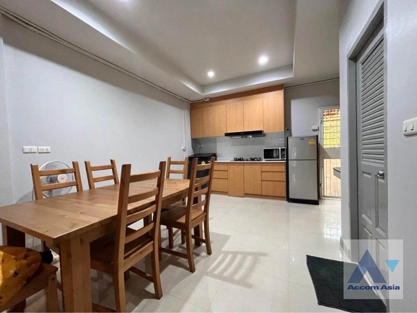 5  3 br Townhouse for rent and sale in Sukhumvit ,Bangkok BTS Phra khanong AA35470