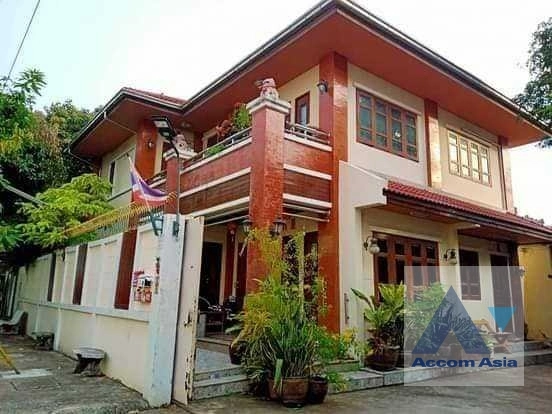  2  3 br House For Sale in Sukhumvit ,Bangkok BTS Punnawithi AA35473