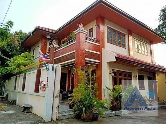  2  3 br House For Sale in sukhumvit ,Bangkok BTS Punnawithi AA35473
