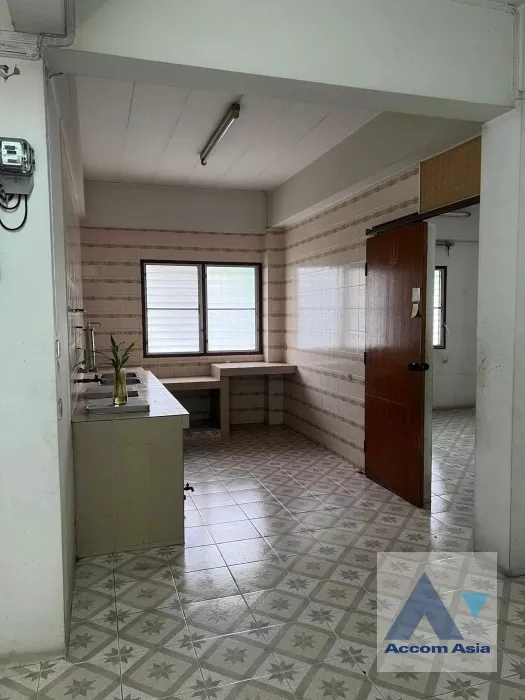 5  Building for rent and sale in bangna ,Bangkok  AA35479