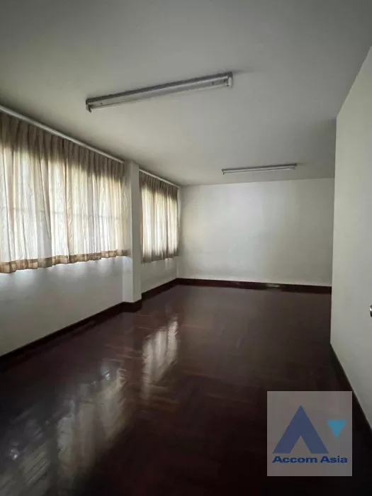 11  Building for rent and sale in bangna ,Bangkok  AA35479