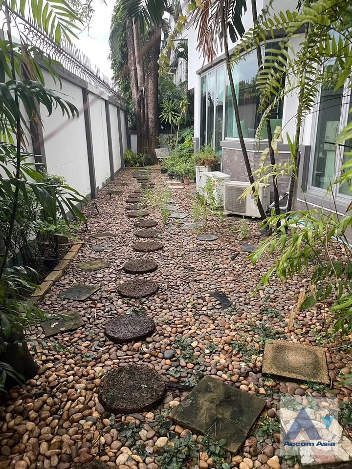 24  5 br House For Sale in Latkrabang ,Bangkok  at Baan Pattanakarn  AA35500