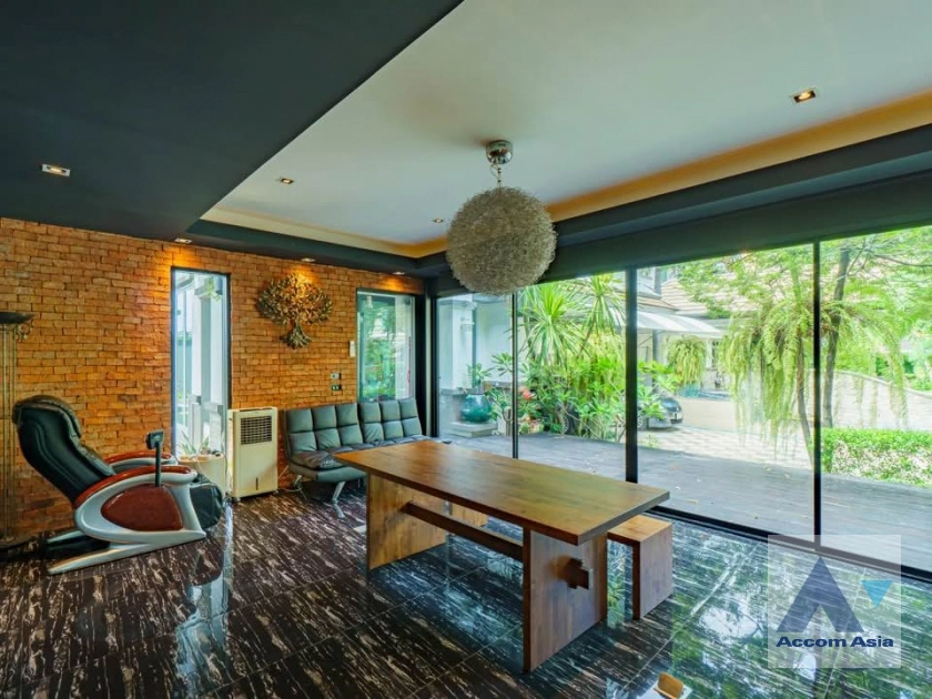 4  5 br House For Sale in Latkrabang ,Bangkok  at Baan Pattanakarn  AA35500