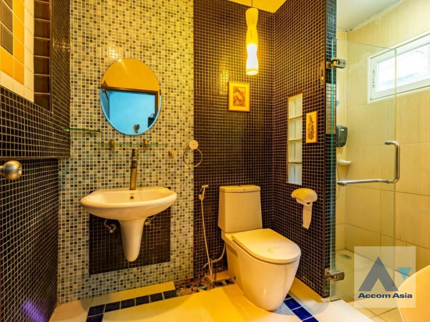 21  5 br House For Sale in Latkrabang ,Bangkok  at Baan Pattanakarn  AA35500