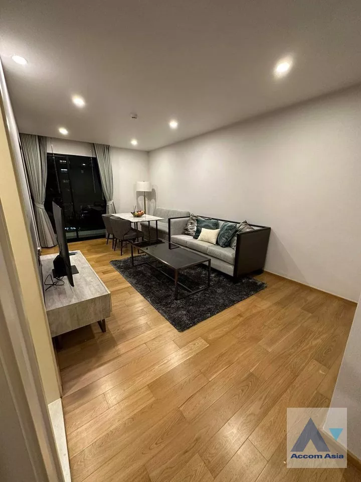 Fully Furnished, Corner Unit |  Na Vara Residence Condominium  2 Bedroom for Rent BTS Chitlom in Ploenchit Bangkok