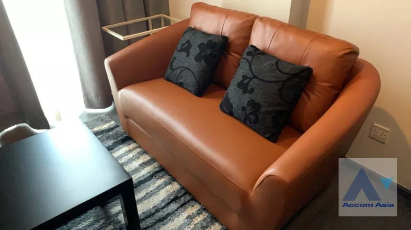 unitEdge Sukhumvit 23 Condominium