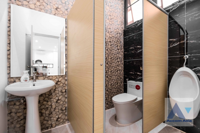 7  4 br House for rent and sale in Sukhumvit ,Bangkok BTS Phra khanong AA35535