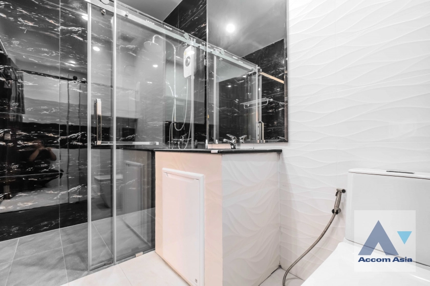 18  4 br House for rent and sale in Sukhumvit ,Bangkok BTS Phra khanong AA35535