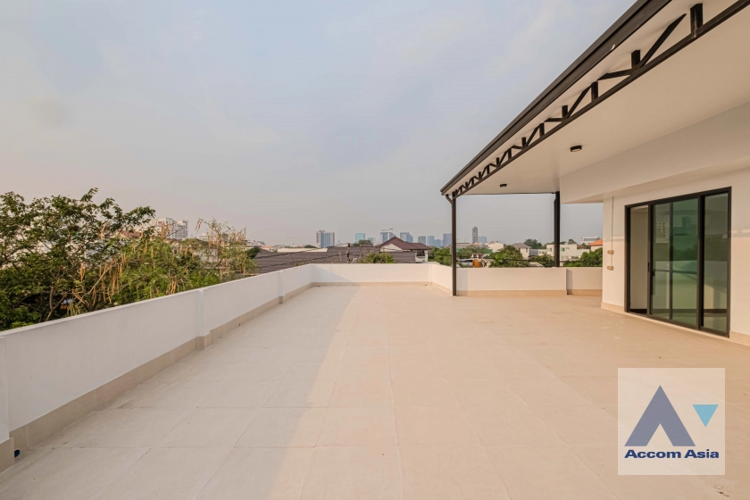 29  4 br House for rent and sale in Sukhumvit ,Bangkok BTS Phra khanong AA35535