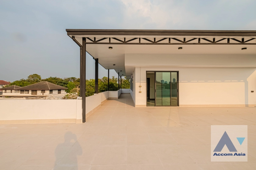 30  4 br House for rent and sale in Sukhumvit ,Bangkok BTS Phra khanong AA35535