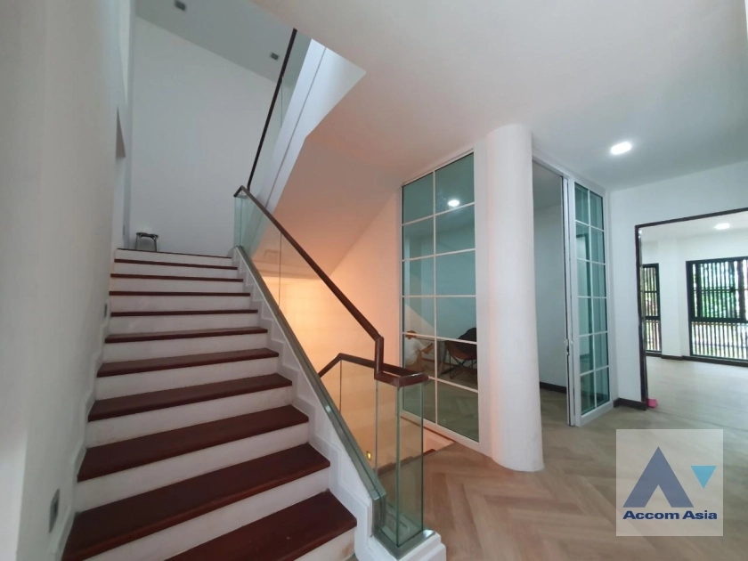 14  3 br House for rent and sale in Sukhumvit ,Bangkok BTS Phra khanong AA35536