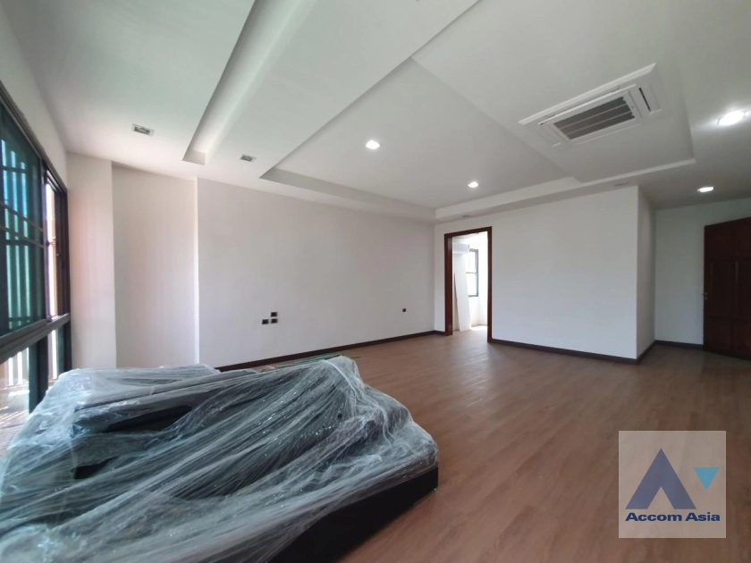 20  3 br House for rent and sale in Sukhumvit ,Bangkok BTS Phra khanong AA35536