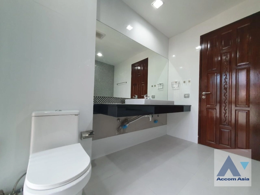 27  3 br House for rent and sale in Sukhumvit ,Bangkok BTS Phra khanong AA35536