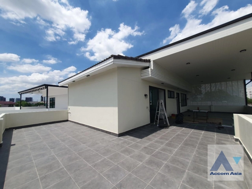 31  3 br House for rent and sale in Sukhumvit ,Bangkok BTS Phra khanong AA35536