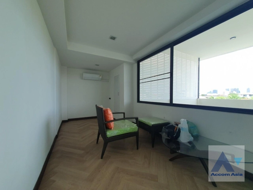 29  3 br House for rent and sale in Sukhumvit ,Bangkok BTS Phra khanong AA35536