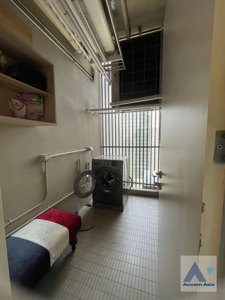 10  3 br Condominium For Rent in Sukhumvit ,Bangkok BTS Asok at The Room Sukhumvit 21 AA35563