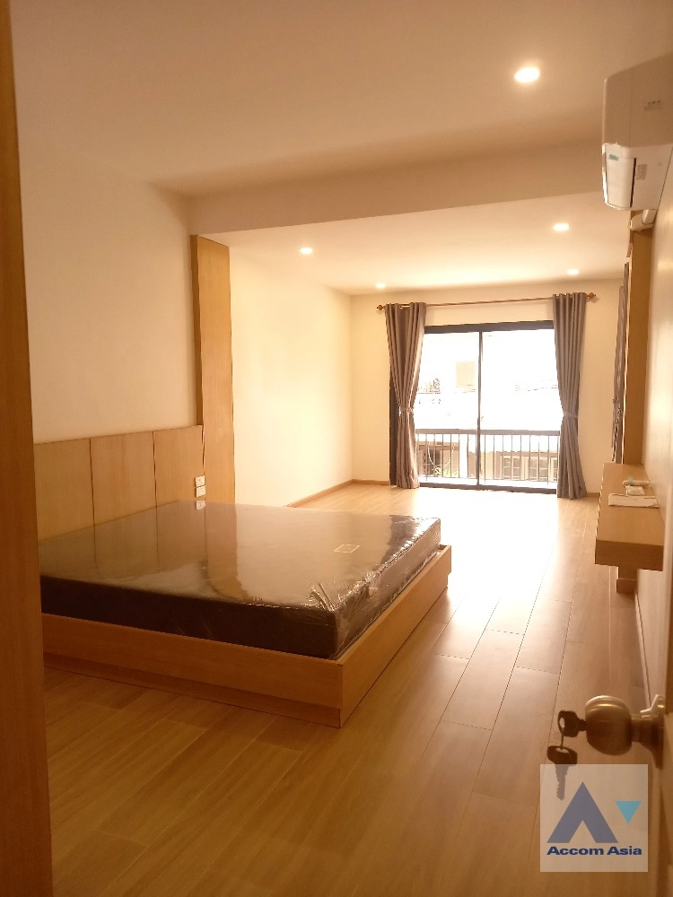 unit 2 Bedrooms  Townhouse For Rent in Bang Na, Bangkok  near BTS Udomsuk (AA35570)