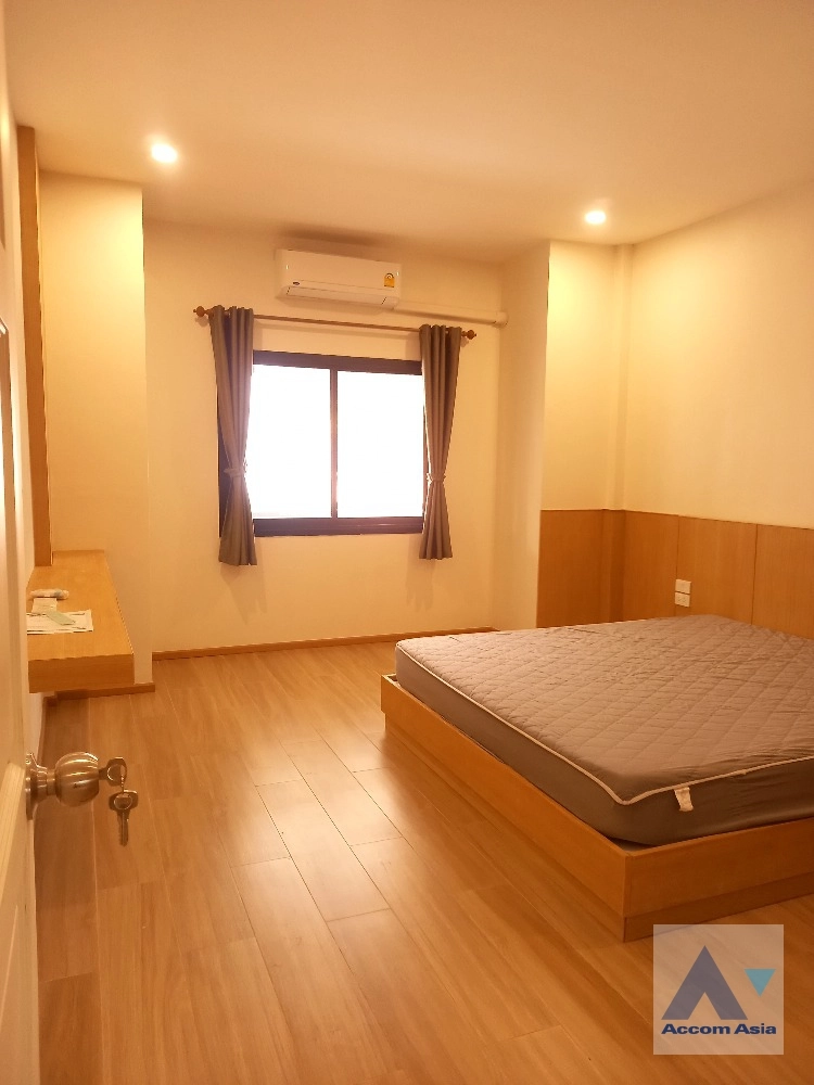 6  2 br Townhouse For Rent in Bang Na ,Bangkok BTS Udomsuk AA35570