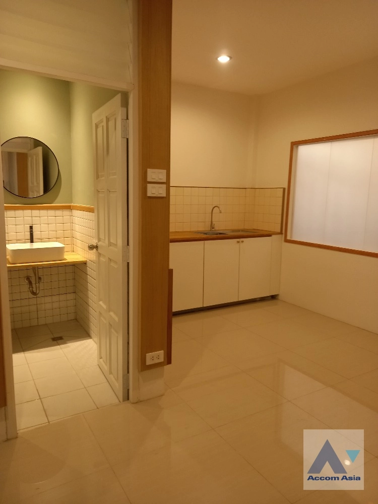unit 2 Bedrooms  Townhouse For Rent in Bang Na, Bangkok  near BTS Udomsuk (AA35570)
