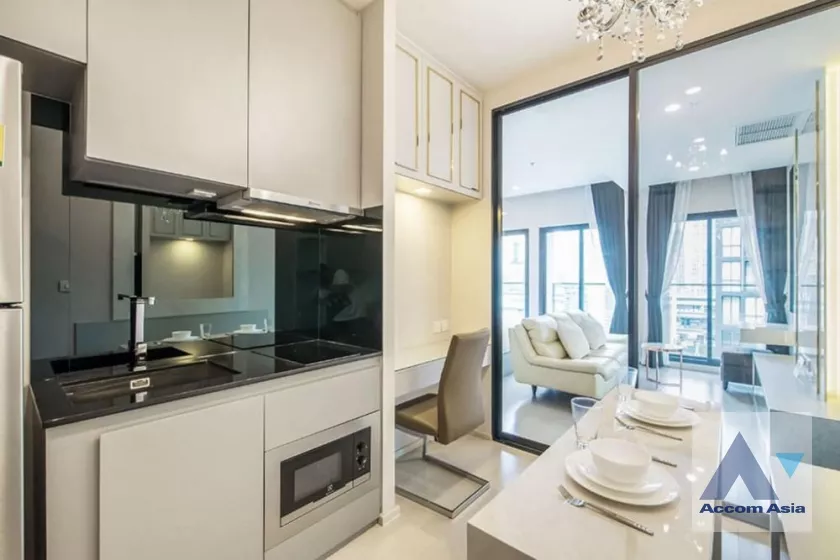 unit 1 Bedroom  Condominium For Rent & Sale in Ploenchit, Bangkok  near BTS Ploenchit (AA35580)