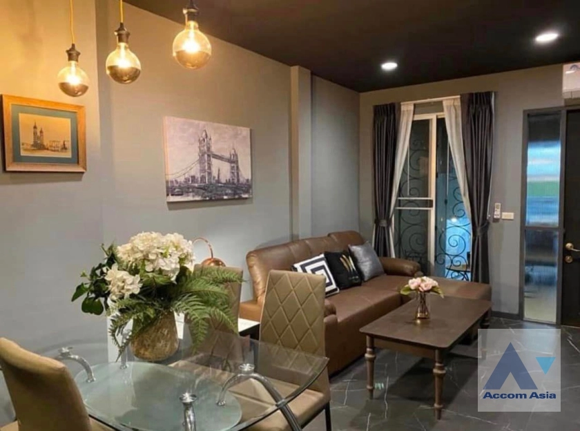  Baan Klang Muang The Paris Rama 9-Ramkamhaeng Townhouse  3 Bedroom for Rent   in Latphrao Bangkok
