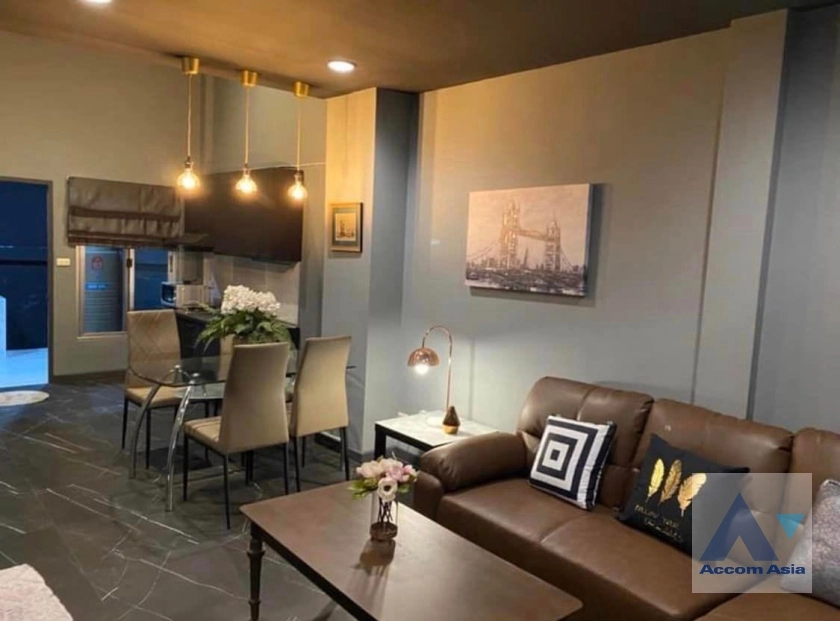 unit 3 Bedrooms  Townhouse For Rent in Lat Phrao, Bangkok  (AA35595)