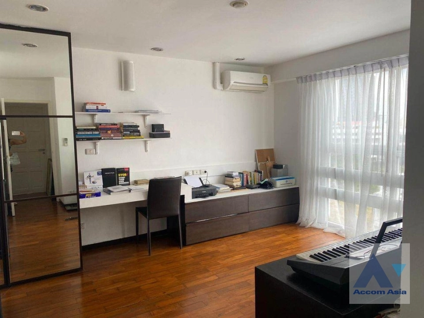 5  4 br Condominium For Rent in Sukhumvit ,Bangkok BTS Asok - MRT Sukhumvit at The Peak Condominium AA35603