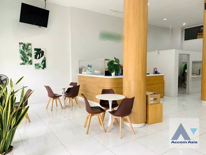  1  Building For Sale in Sukhumvit ,Bangkok BTS Thong Lo AA35609
